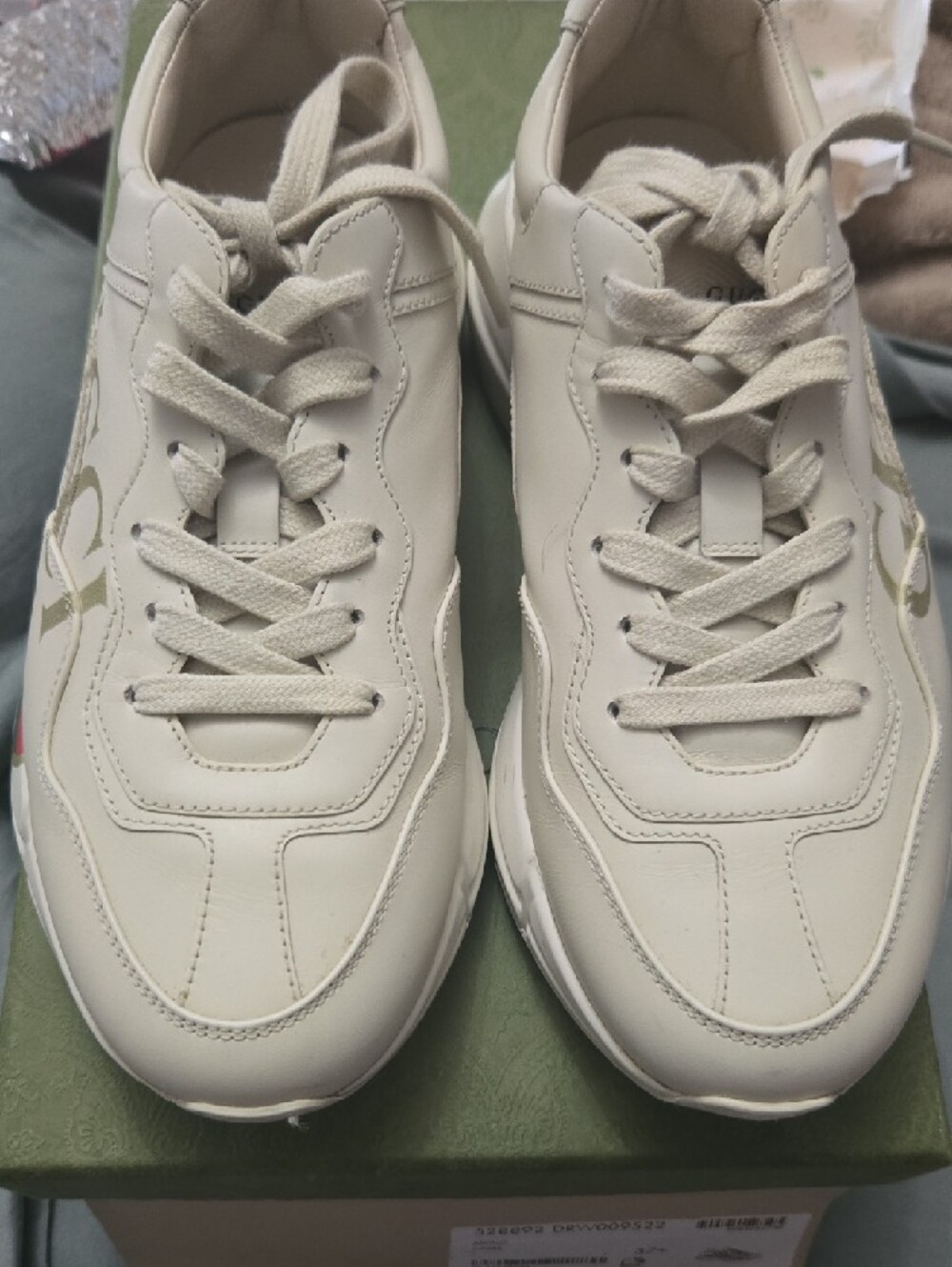 Gucci Cream Leather Sneakers with Green-Red Web - Picture 4 of 12